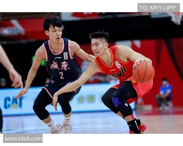 重庆足球队区域防守分析及其在比赛中的优势与不足探讨